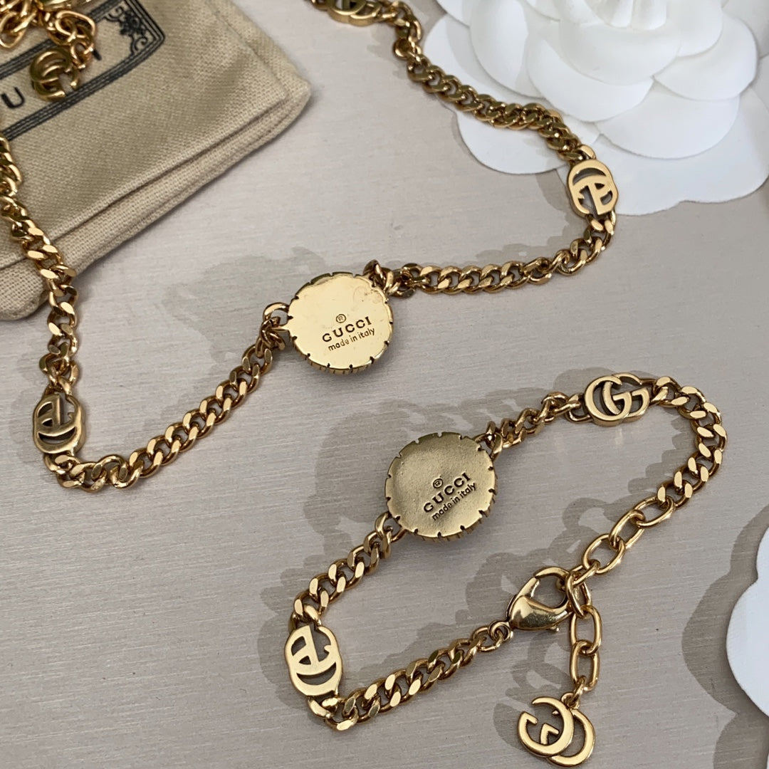 18K Gucci Double Interlocking Gucci Pearl Chain Bracelet