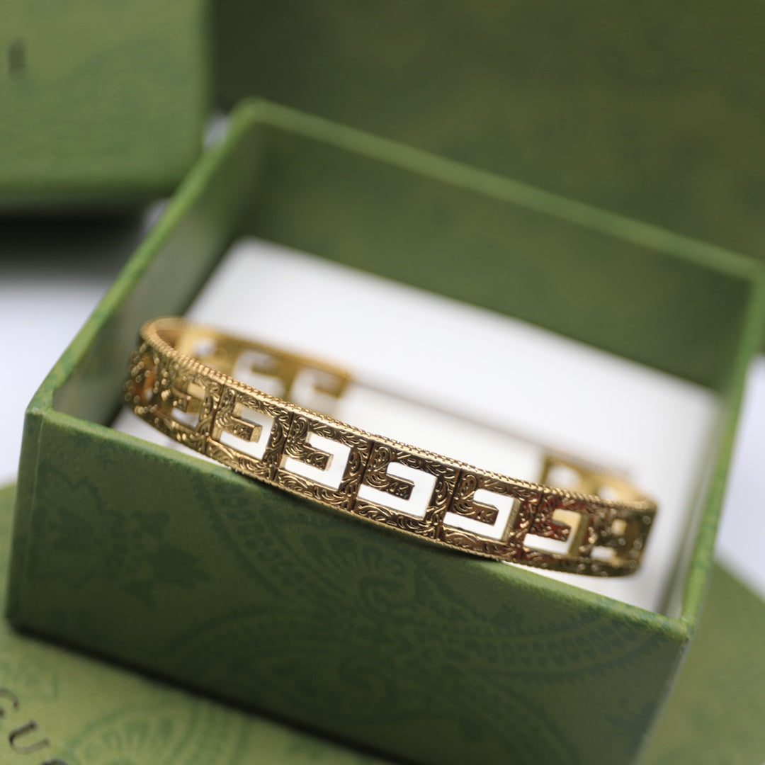 18K Gucci Double Cube Bracelet