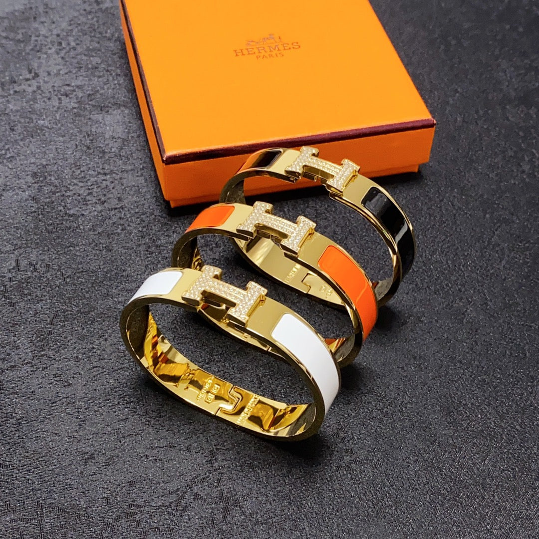 18K Hermes Clic Diamond Bracelet